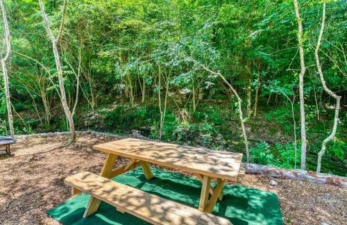 Gorgeous Tiny House with Indoor and Outdoor Lounging Space in Alabama - Foto 49