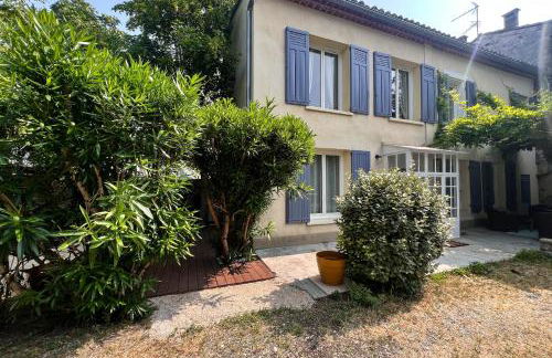 Elivi Elegant Art Deco house with Garden Walk to the Heart of Town - Photo 15