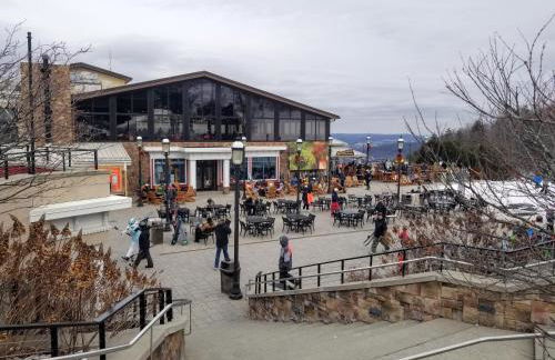 Serenity and Fun all in one in this Cozy Pocono Cabin - Foto 53