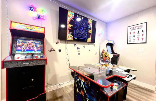 Half ACRE Lux Pool SPA with FIREPIT ARCADE Grill Sleeps 40 - Foto 47