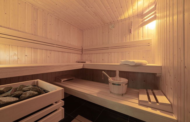 Beautiful Holiday Home With a Whirlpool - Photo 28