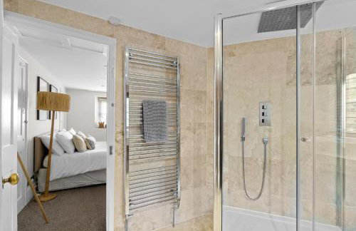 NEW 2024 Modern Luxury Holiday Home on the Beach in Devon - Free Parking, Pets Welcome, Sleeps 10 - Foto 15