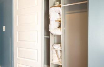 Charming Fountain Square Home 2 Bedroom BBQ Family Friendly - Foto 28