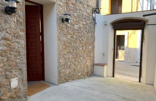 PINTOR MASSANET - Casa de piedra adaptada en LEscala - Foto 4