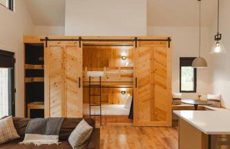 Hiker's Haven at Three Suns Cabins - Foto 24