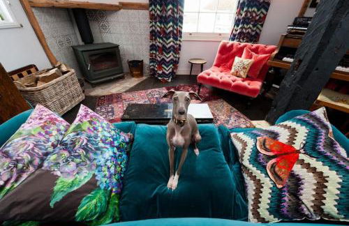 Charming Tudor riverside house - Foto 73