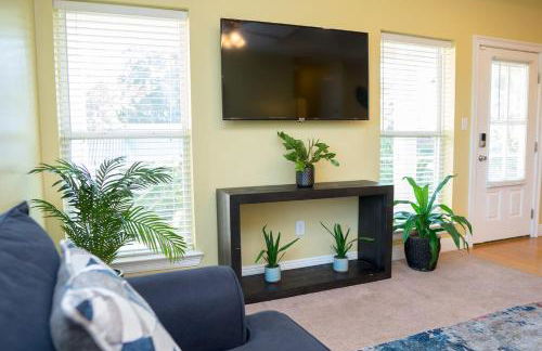 Stunning 3BR Apt, Parking, Full Kitchen, WiFi -H- - Foto 28