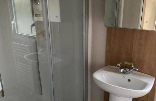 3 Bed Cabin - Sleeps 6 - Wifi Free Parking Pets - Foto 6