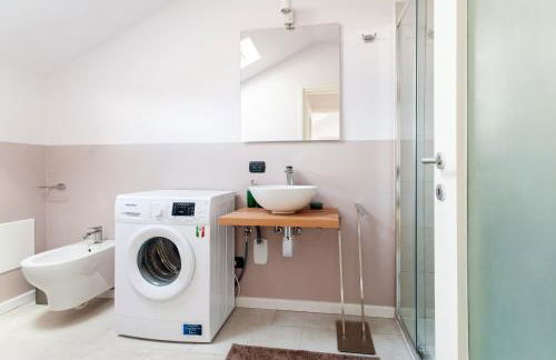 The Lake Suite Fiumelatte - Lake front apartment - Foto 34