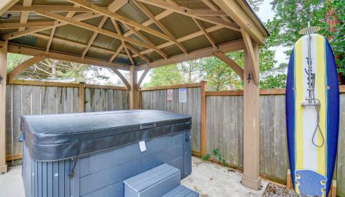 Westport Home with Hot Tub 2 Blocks to Beach! - Foto 2