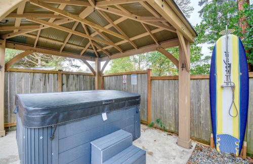 Westport Home with Hot Tub 2 Blocks to Beach! - Foto 2