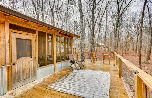 Peaceful Hikers Hideaway with Deck on 1 Acre! - Foto 22