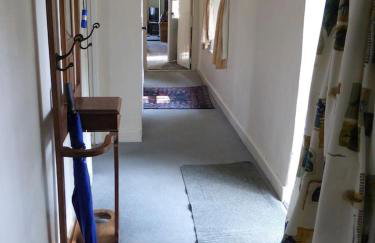 The Old Stables of heritage Tregrehan Garden Cottages on South Coast - Photo 8