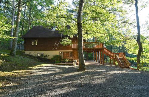 The Outlook - Pet Friendly, Grill, Wifi, View, Fire Pit, Deck, Family Friendly, Foosball, Game Room, King Bed, Fireplace - Photo 5