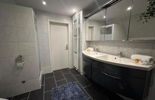 Exklusiv Hamburg Stadtrand-Villa mit Garten - Foto 51