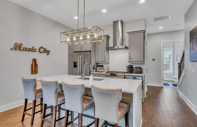 Luxury Townhome With Rooftop Deck Skyline Views - Foto 2