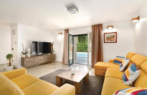 Beautiful Home In Omis With Sauna - Photo 30