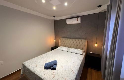 Espaçosa casa próxima ao Centro - Foto 3