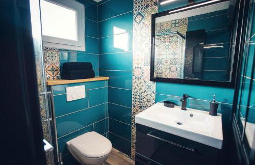 Studio cosy les pieds dans l'eau, climatisé, Parking privé, Vue montagne - Foto 11