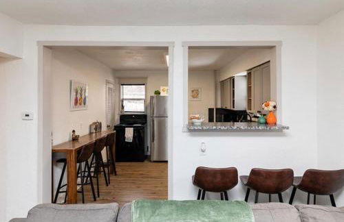 Fun Backyard Close to Downtown Pet Friendly 4BDRM - Foto 7