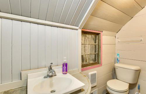 Hot Tub and Creek Views Secluded Perryville Cabin - Foto 18