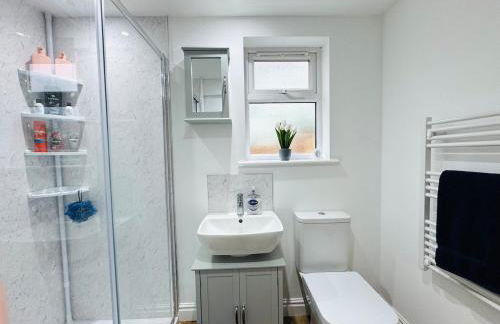 NEW Central Ryde Retreat, Melville Duplex, short walk to Beach Sleeps 6 - Foto 43