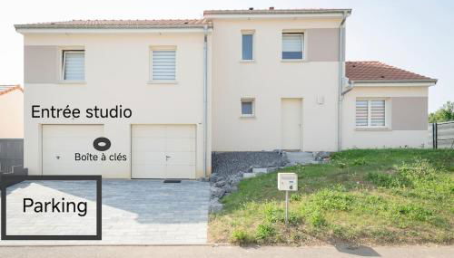 Aux pieds de la colline de Mousson - Foto 2