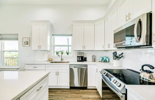 Vacationers Valhalla - Photo 10