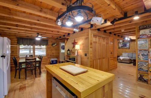Private Dock & Game Room! Lake Hartwell Retreat - Foto 13