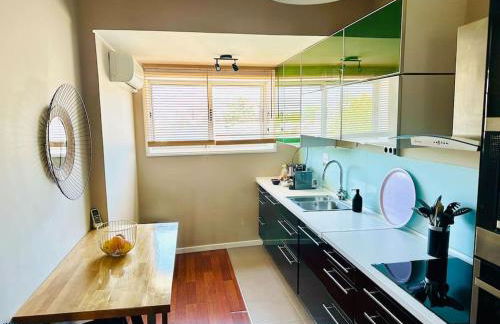 Renovado com AC, 2 WC completos, terraço e garagem - Foto 26