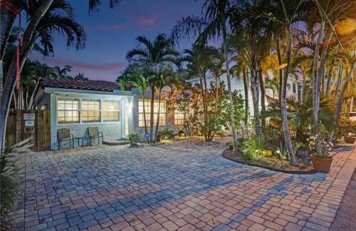 Chic Victoria Park Villa with Heated Pool and Spa - Foto 3