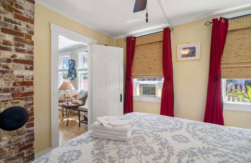 Steps to Commercial St Walk to Beach - Foto 12