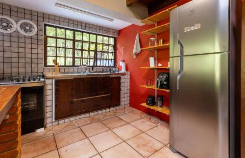 Casa espaçosa com piscina ampla e churrasqueira perto de São Paulo - Foto 27