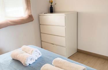 110 - Beachside Renovated 1BR apt 5 min from Beach - Photo 11