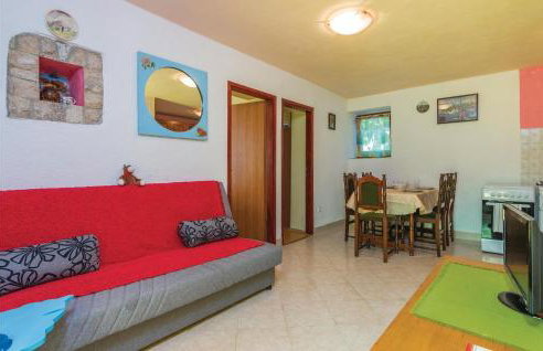 Two-Bedroom Apartment In Porec - Photo 2