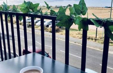 Modern Beachfront Apartment - Foto 11