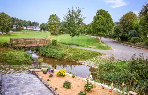 Beautiful Apartment In Attendorn - Photo 2