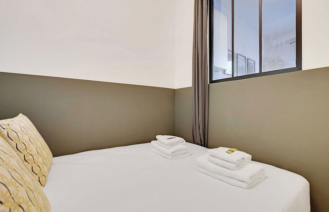 Peaceful Apartment With 1 Room - Photo 3