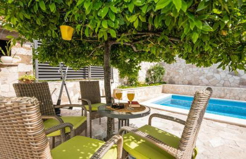 2 Bedroom Stunning Home In Desne - Foto 2