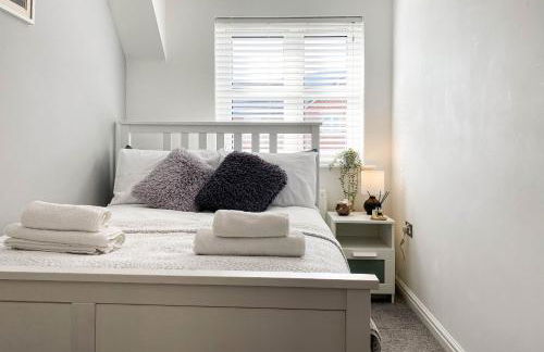 Cosy 4 Bedroom Town House with Mountain views, Private garden and ease of access into Abergavenny - Foto 11