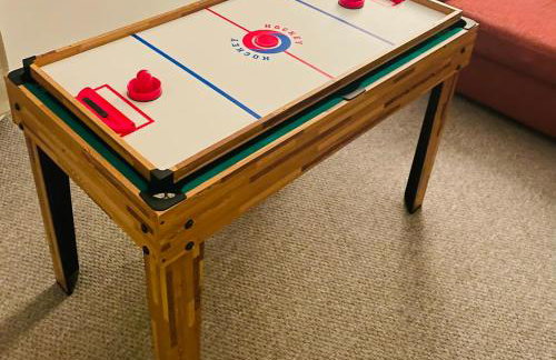 1 Bedroom Pet Friendly Apt Wd Free Wifi, Parking, Netflix & Pool Table. Sleeps 3 - Photo 29