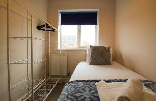 Modern 3-Bedroom Home in Quiet Cul-de-Sac w Parking by Rework Accommodation - Foto 36