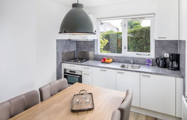 Modern Home by the Beach - Photo 3