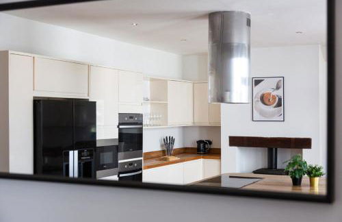 5 Bed Seaside Property with Garden , Parking and Games Room - Foto 36