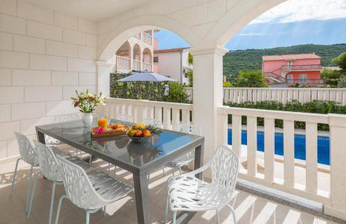 Villa Authentica with Heated Pool - Foto 23