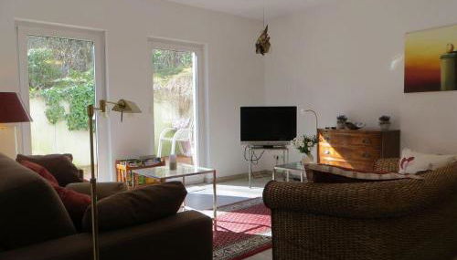 Weisses-Haus-am-Kurpark-Fewo-Gartenblick - Foto 4