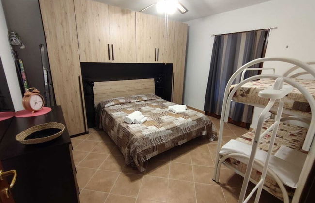 Villa 6 Beds Just Minutes From San Teodoro - Photo 2