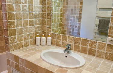 Prestigious villa in Cannes with stunning sea views - Photo 3