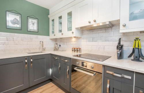 8 Blue Bridge- Elegant and Luxurious 1 Bedroom Apt- Free Parking - Photo 8