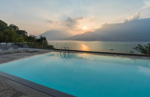 Spectacular views and modern living on Lake Como - Photo 23